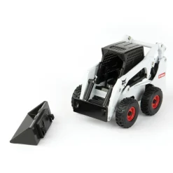 ERTL 1:32 Peterbilt Semi with Lowboy Trailer and 2 Bobcat S450 Die-Cas