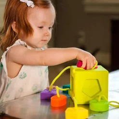 Fat Brain Toys OombeeCube