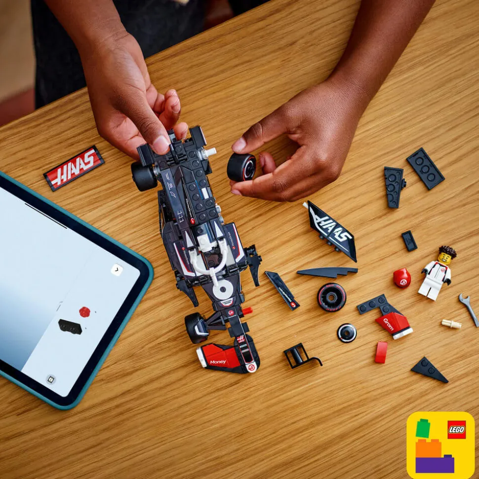 LEGO® Speed Champions F1 MoneyGram Haas F1® Team VF-24 Race Car 242 Pi