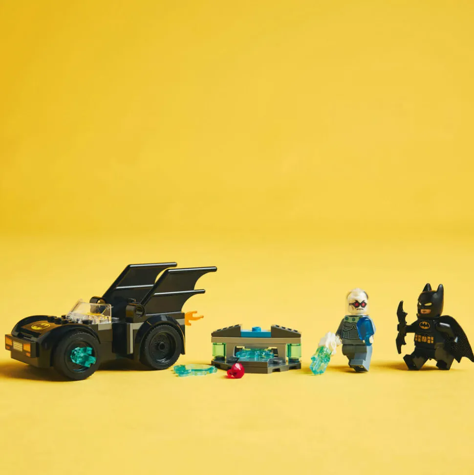 LEGO® Super Heroes DC Batman&Batmobile vs. Mr. Freeze Building Kit 76301