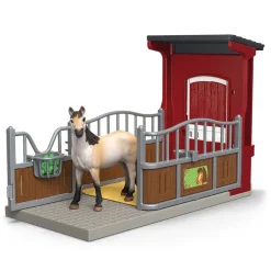 Schleich Farm World Ponybox with Mustang Mare